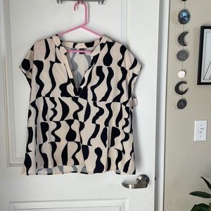 Groovy Black and Tan blouse *never worn* v neck short sleeve